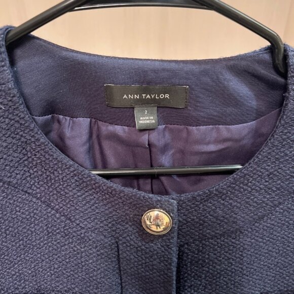Ann Taylor Jackets & Blazers - Ann Taylor Button Trim Cropper Tweed Jacket - Size 2 (runs large)